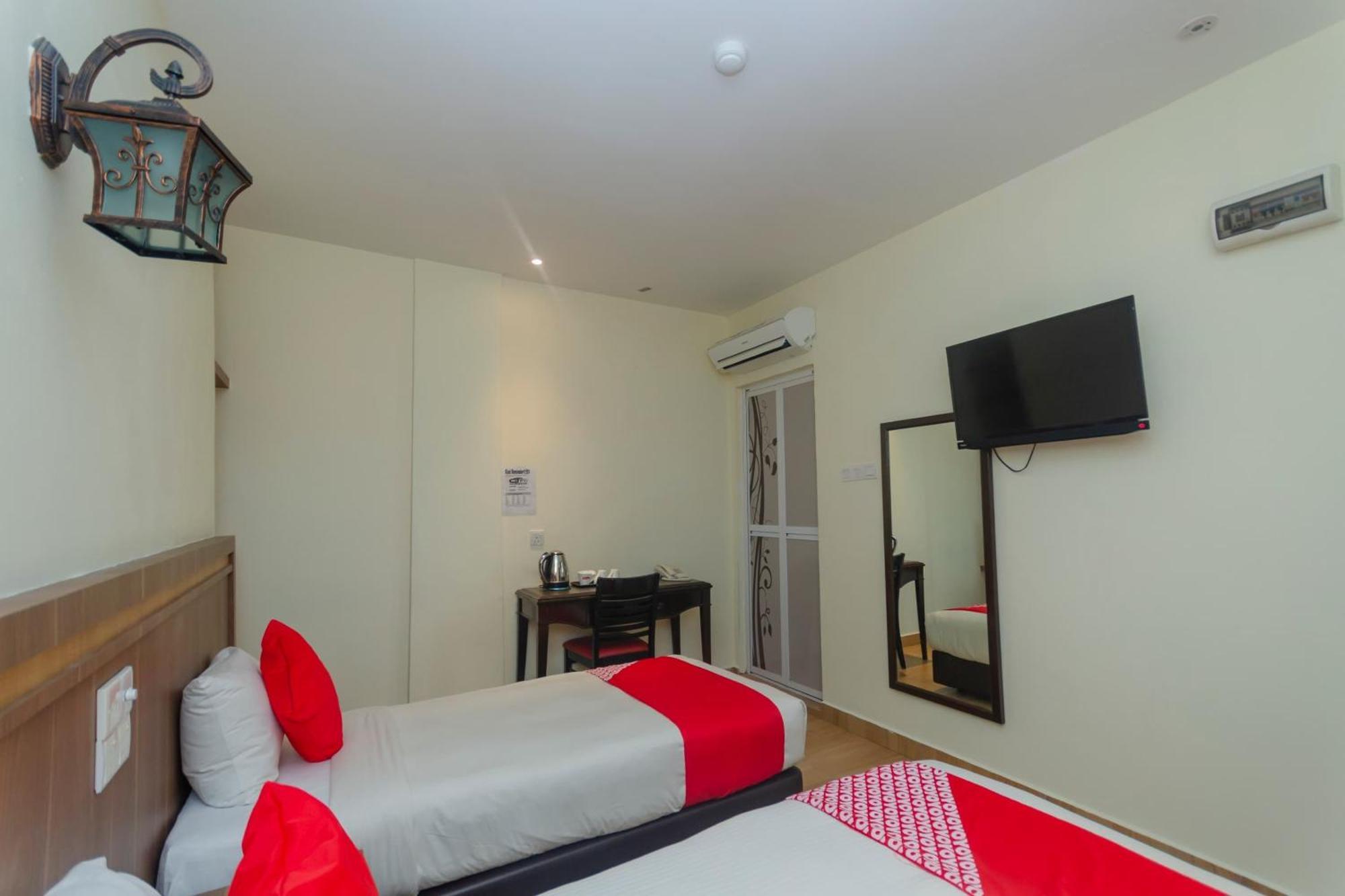 Super Oyo 596 The Vintage Hotel Johor Bahru Exterior foto
